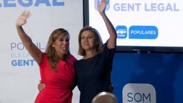 La presidenta del PP catalán, Alicia Sánchez-Camacho, y la 'número dos' del PP, María Dolores de Cospedal, este viernes en Barcelona