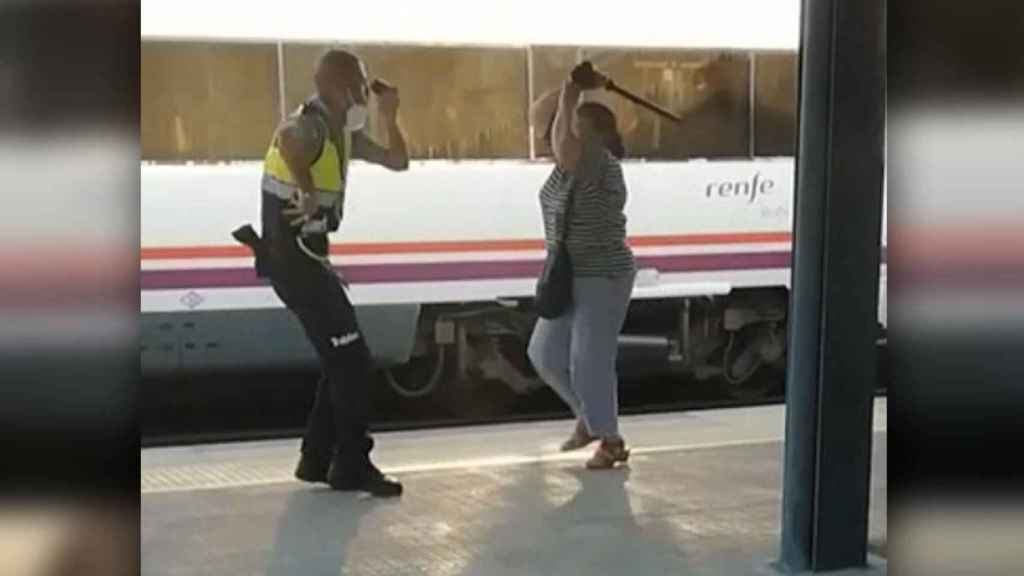 Imagen de una agresión a un vigilante de seguridad el miércoles / CG