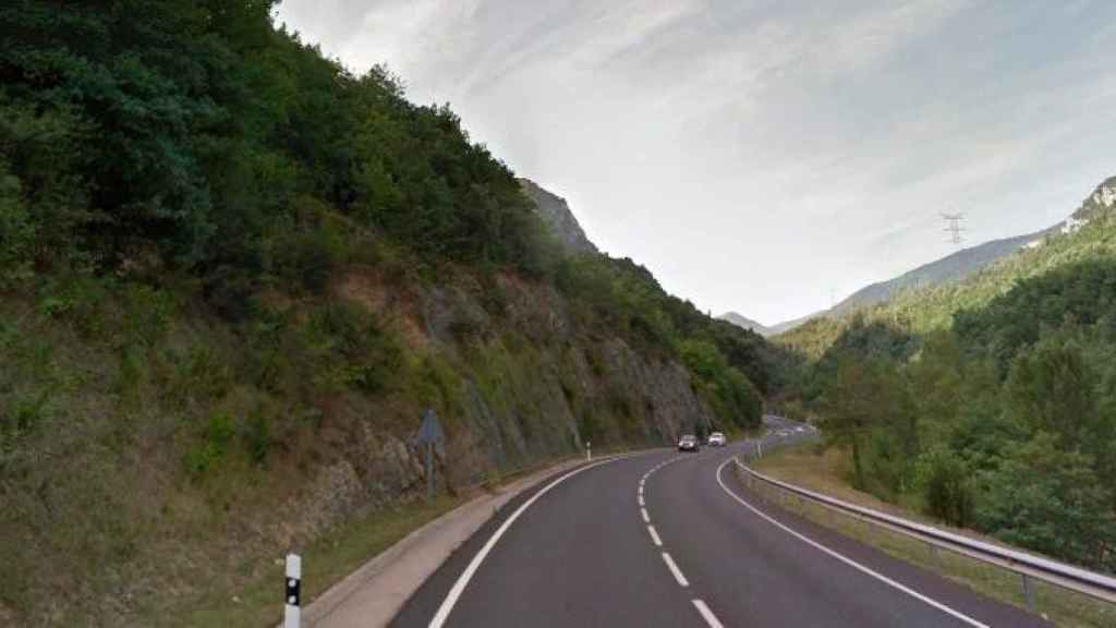 La carretera C-16 a la altura de La Nou de Berguedà, en Barcelona, donde se ha producido un desprendimiento