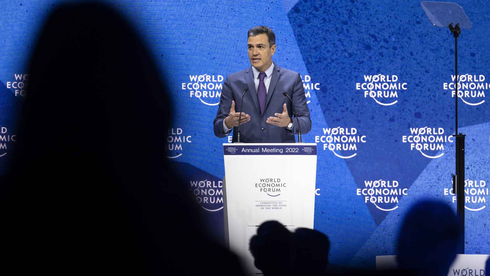 Pedro Sánchez en el Foro Económico Mundial de Davos, donde empezaron las negociaciones para que Cisco instalase su planta de diseño de chips en España / EFE