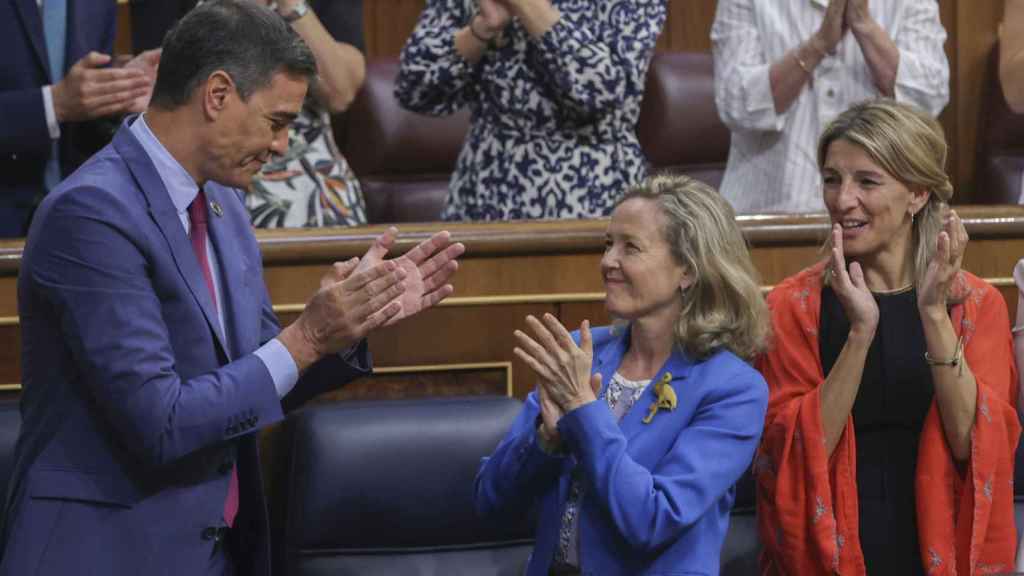 El presidente del Gobierno, Pedro Sánchez, y las vicepresidentas Nadia Calviño y Yolanda Díaz, en la segunda jornada del debate sobre el estado de la nación / EFE - Kiko Huesca