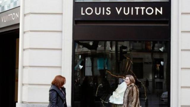 Una tienda de Louis Vuitton, en una imagen de archivo / EFE