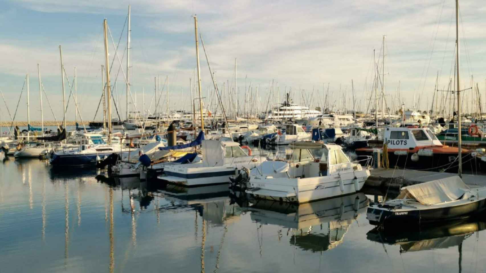 Puerto de Vilanova i la Geltrú /CD