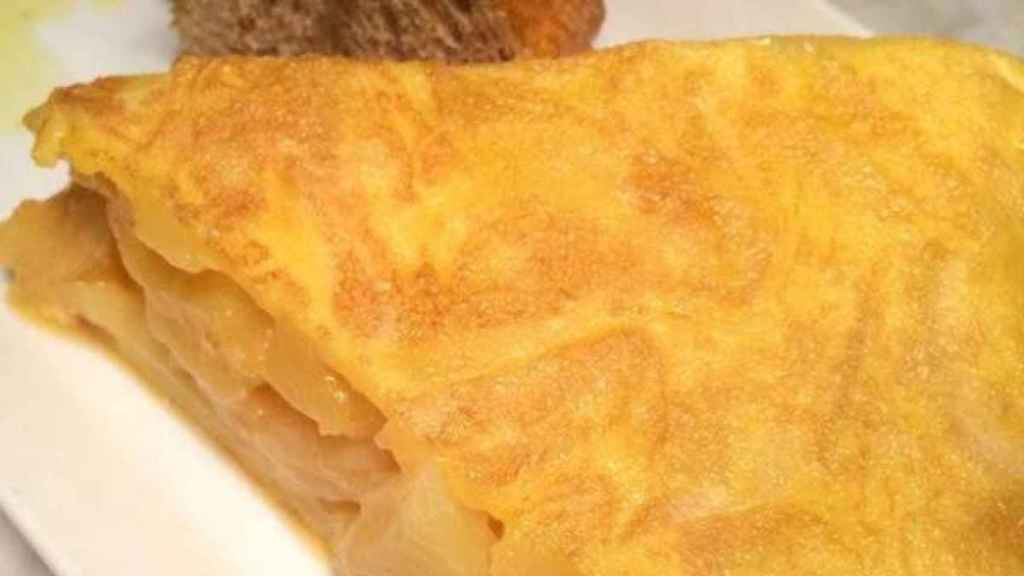 Que una una tortilla de patatas quede jugosa tiene truco y desvelamos el mejor / EP