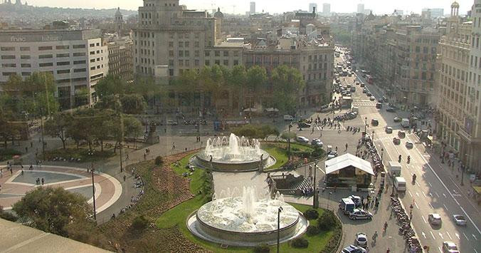 Panorámica de la Plaza Cataluña / WIKIMEDIA COMMONS