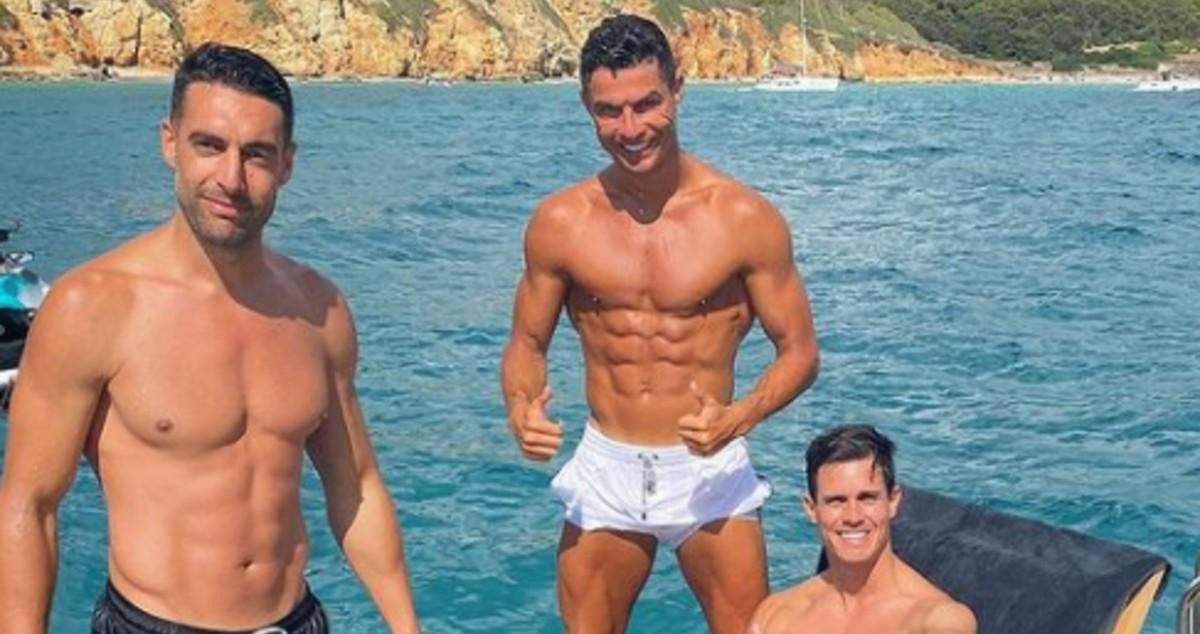 Cristiano Ronaldo, Edu Aguirre y Tony Falco, frente a la costa de Binigaus /INSTAGRAM