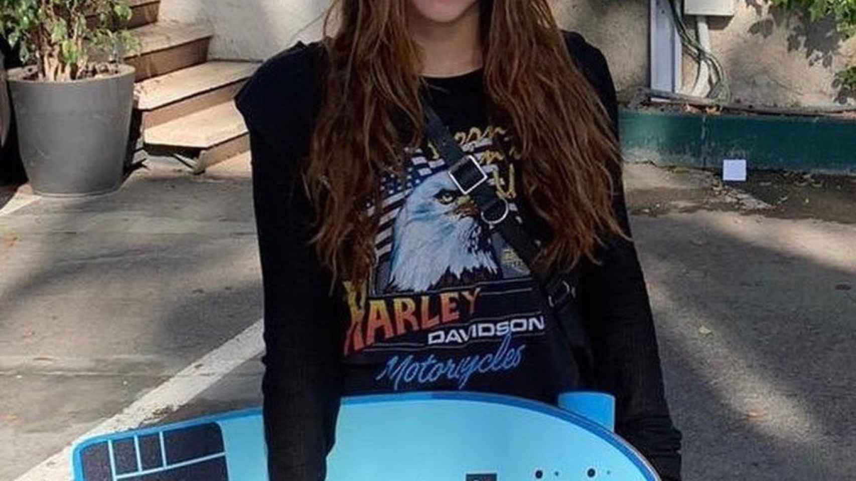 Shakira skate