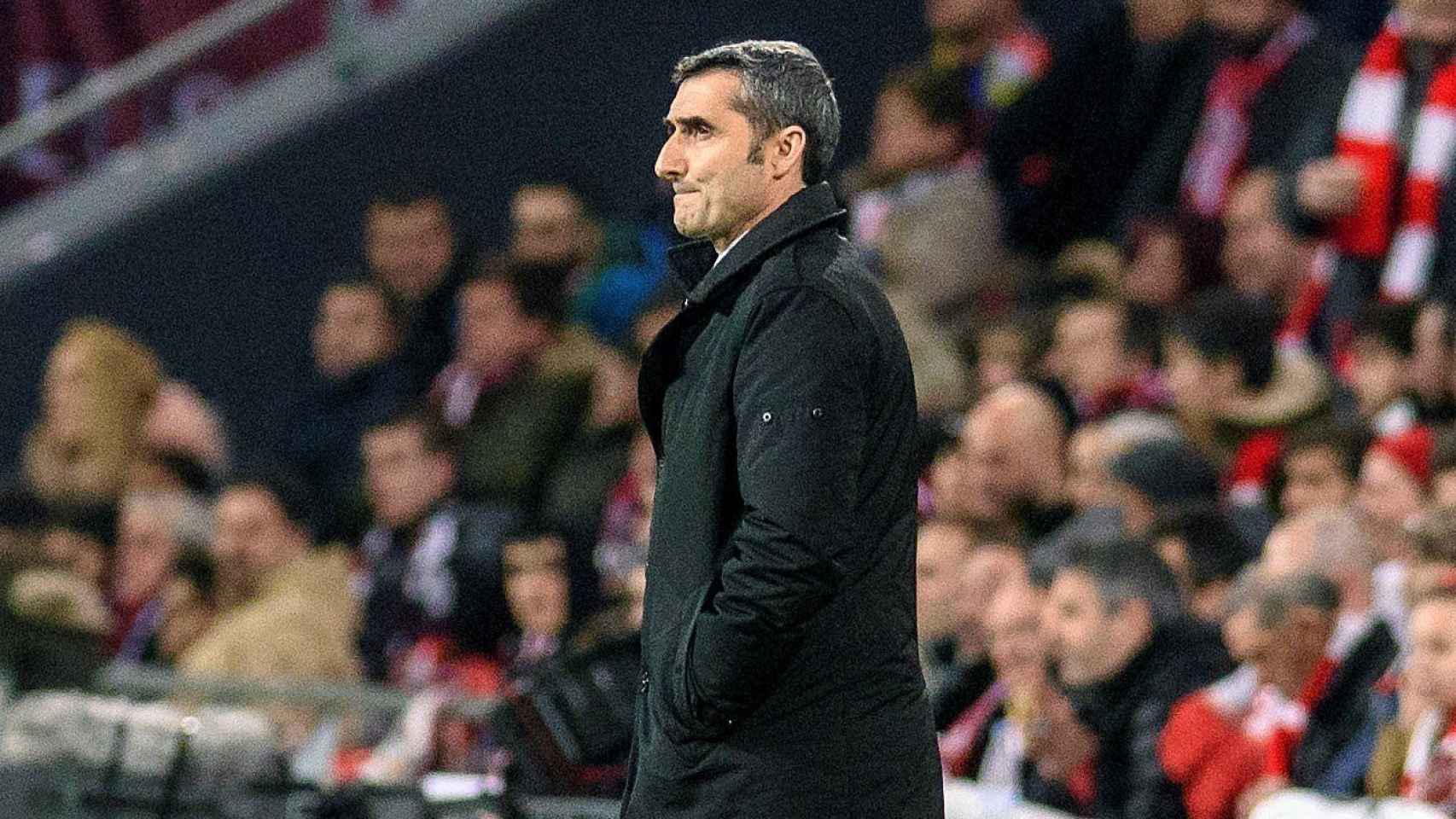 Valverde en la banda de San Mamés durante el pasado Athletic-Barça / EFE