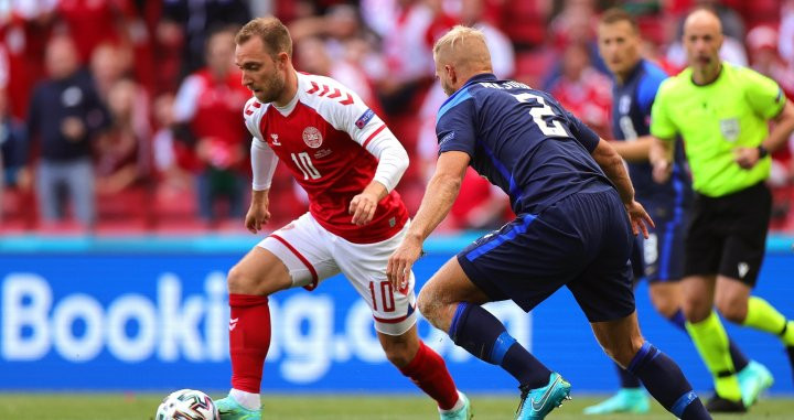 Eriksen durante el Dinamarca-Finlandia / EFE