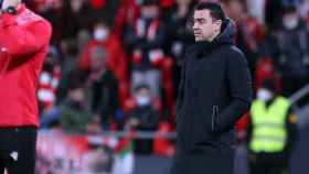 Xavi Hernández, contemplativo, en San Mamés durante el Athletic-Barça de la Copa del Rey / FCB