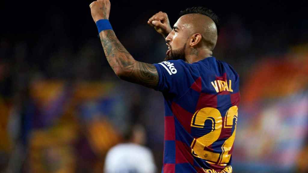 Arturo Vidal celebra un tanto del Barça / EFE