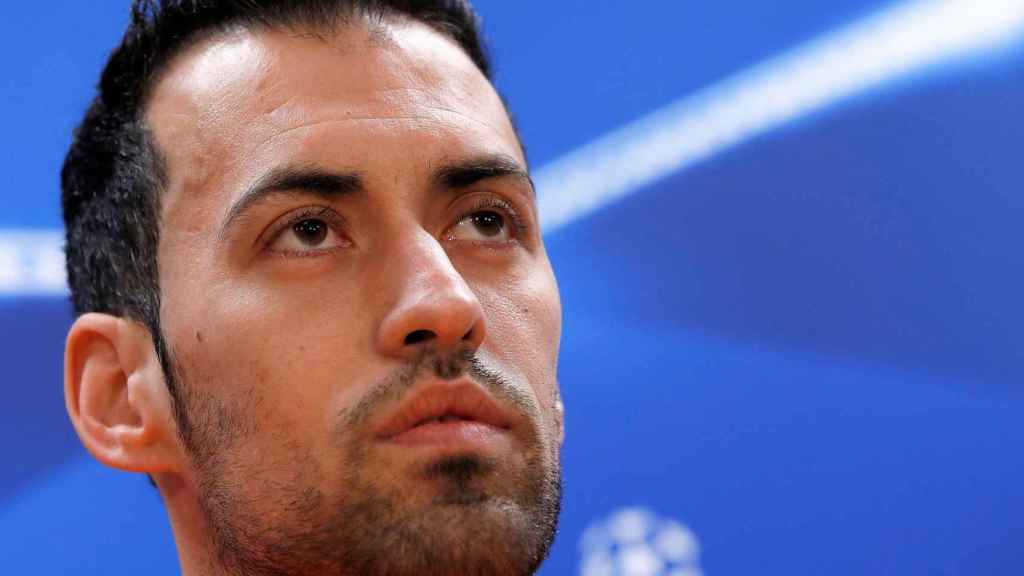 Sergio Busquets durante una rueda de prensa con el FC Barcelona / EFE