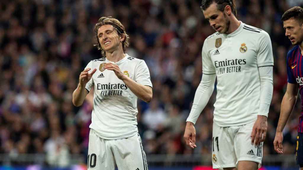 Una foto de Modric y Bale durante el clásico / EFE