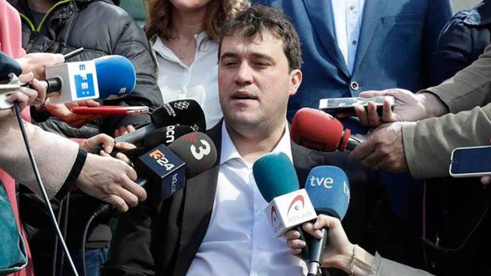 David Bonvehí, presidente del PDeCAT, atiende a los medios / EFE