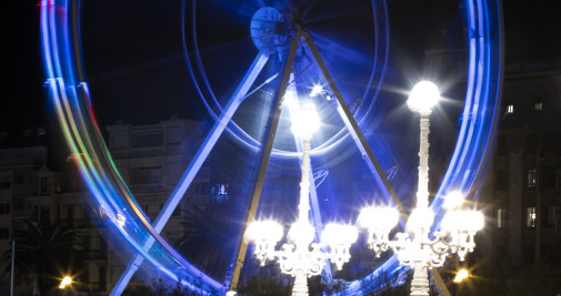 Imagen de la iluminación de San Sebastián / EFE - Javier Etxezarreta