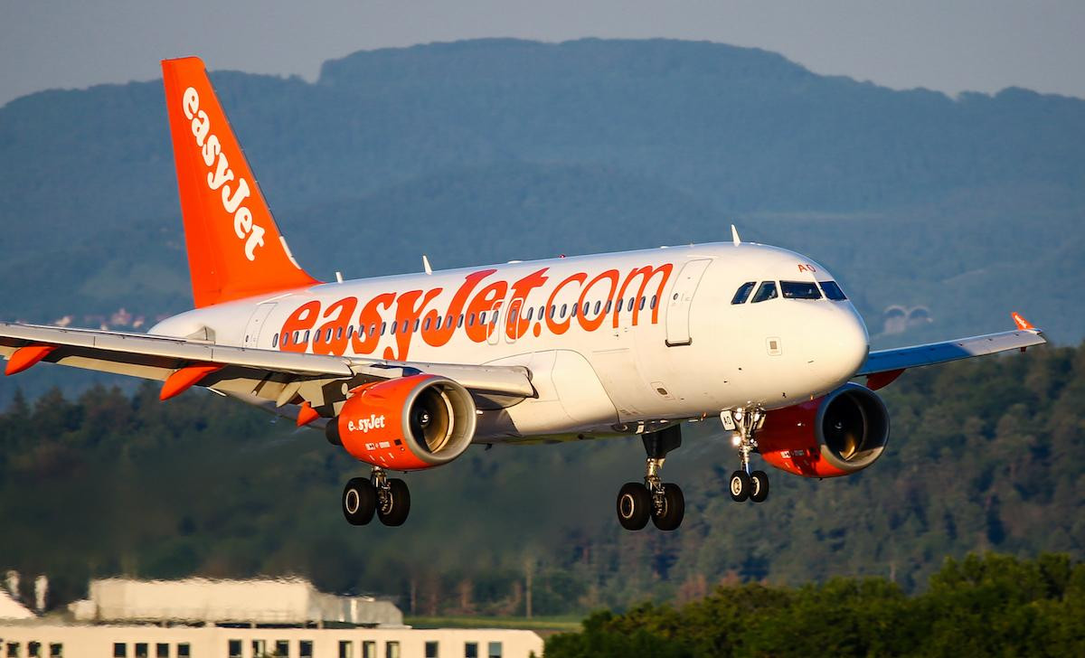 Avión de Easyjet aterrizando / EP