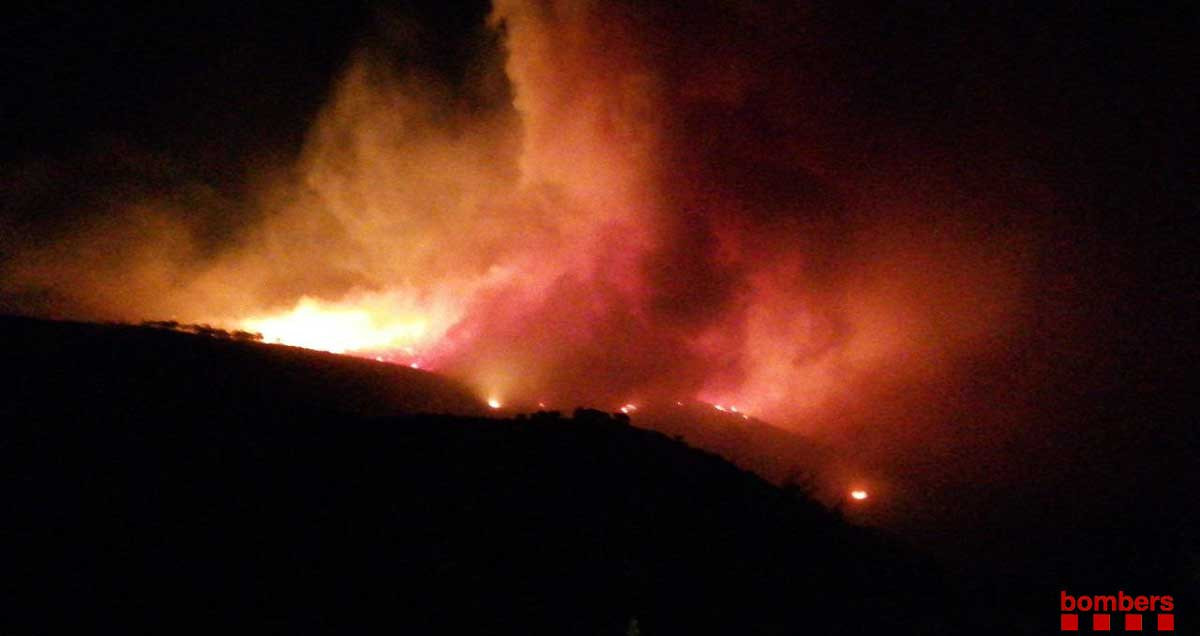 Incendio forestal de Roses / BOMBERS DE LA GENERALITAT