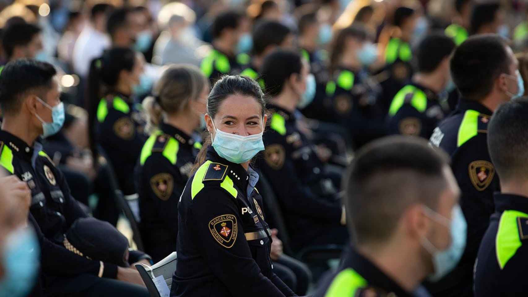 Agentes de la Guardia Urbana durante el acto de bienvenida en el Estadio Olímpico Lluís Companys / EP