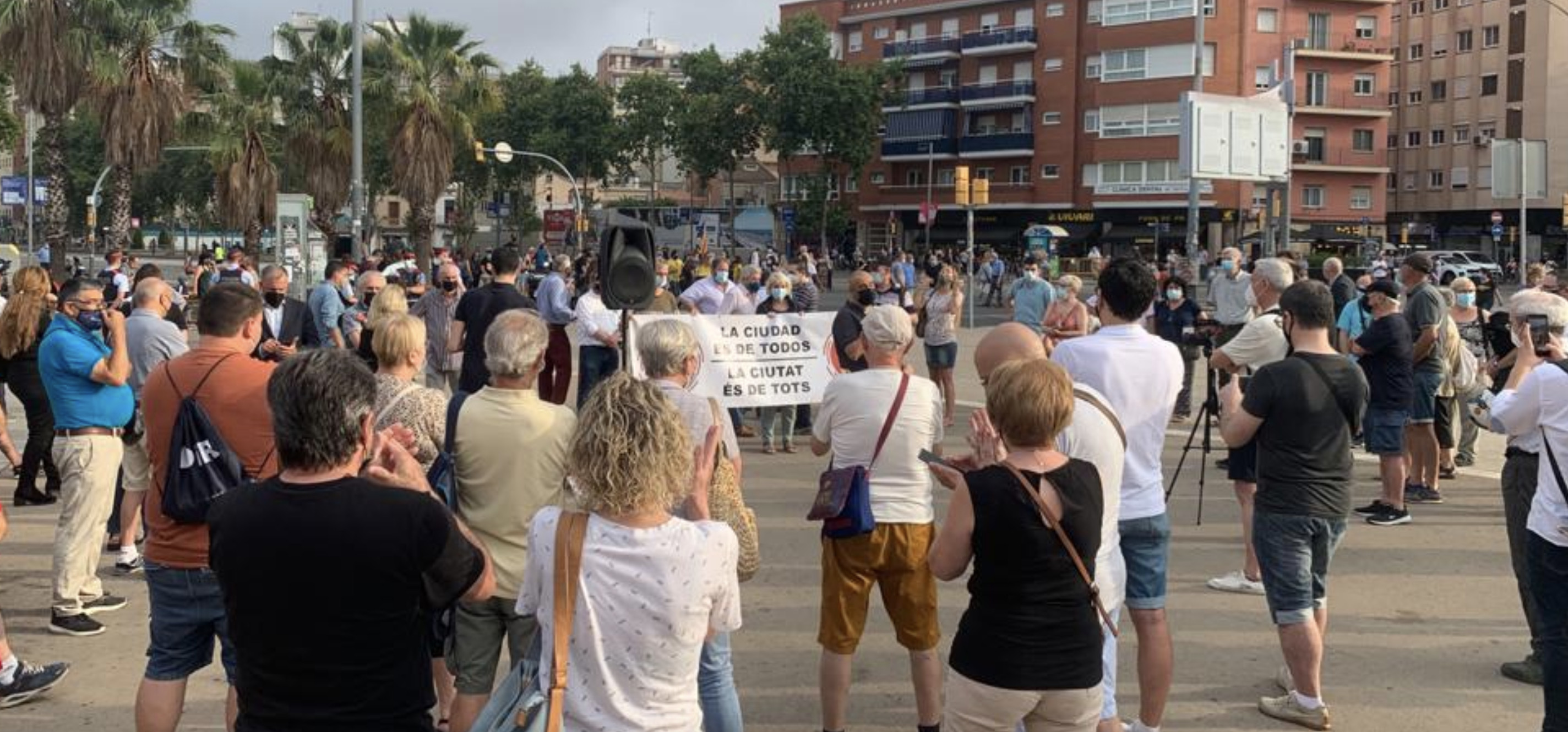 Protesta vecinal contra los cortes de Meridiana / MERIDIANA SIN CORTES