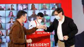 El candidato del PSC, Salvador Illa, y el líder del PSOE, Pedro Sánchez, durante un acto de campaña celebrado este domingo en Girona / PSC