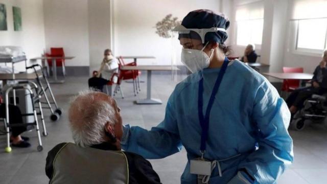 Una residencia para personas mayores durante la pandemia de coronavirus / EFE