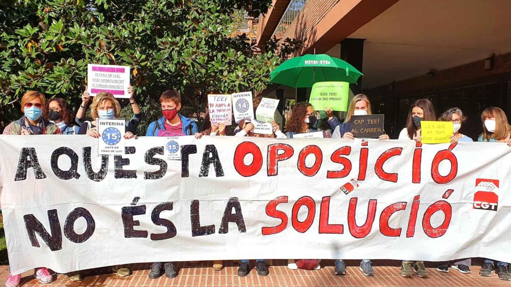 Protesta ante la Consejería de Educación por la situación de las técnicas interinas de educación infantil / USTEC