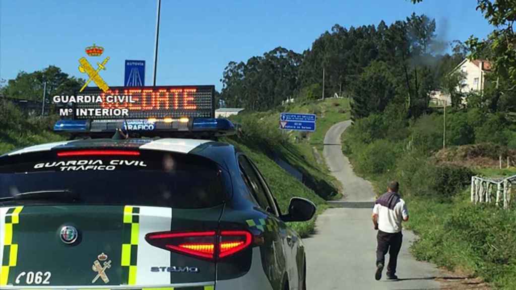 La Guardia Civil multa a un ciudadano que salía a correr en A Coruña, y también a algunos que salen a comprar