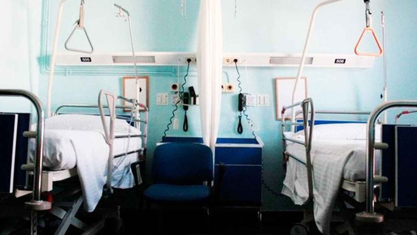 Imagen de dos camas de un hospital catalán / CG