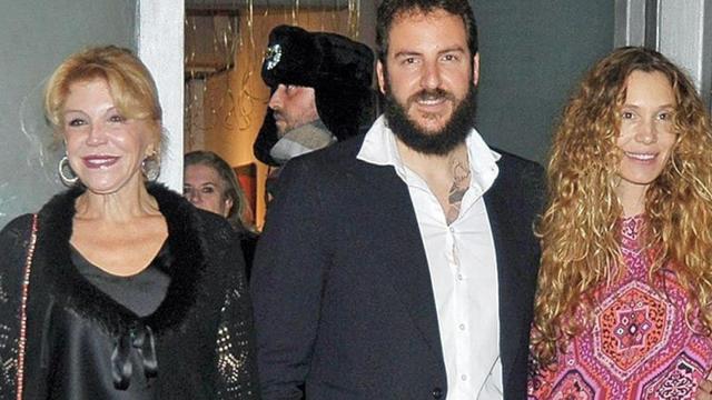 Borja Thyssen, junto a su madre, Tita Cervera, y su esposa, Blanca Cuesta.