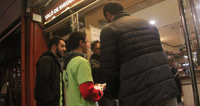 Activistas del Centro Islámico Catalán en el Puerto Olímpico de Barcelona / CG