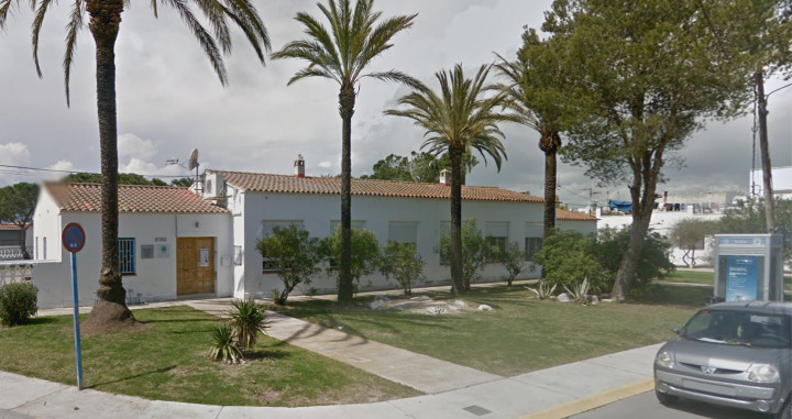 Exterior de la escuela donde ha sido detenido con el hombre armado / GOOGLE MAPS