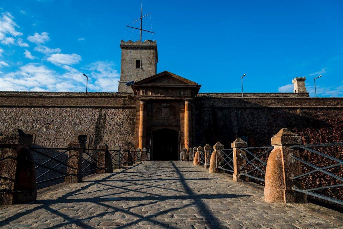 Entrada al castillo de Montjuïc de Barcelona : EP