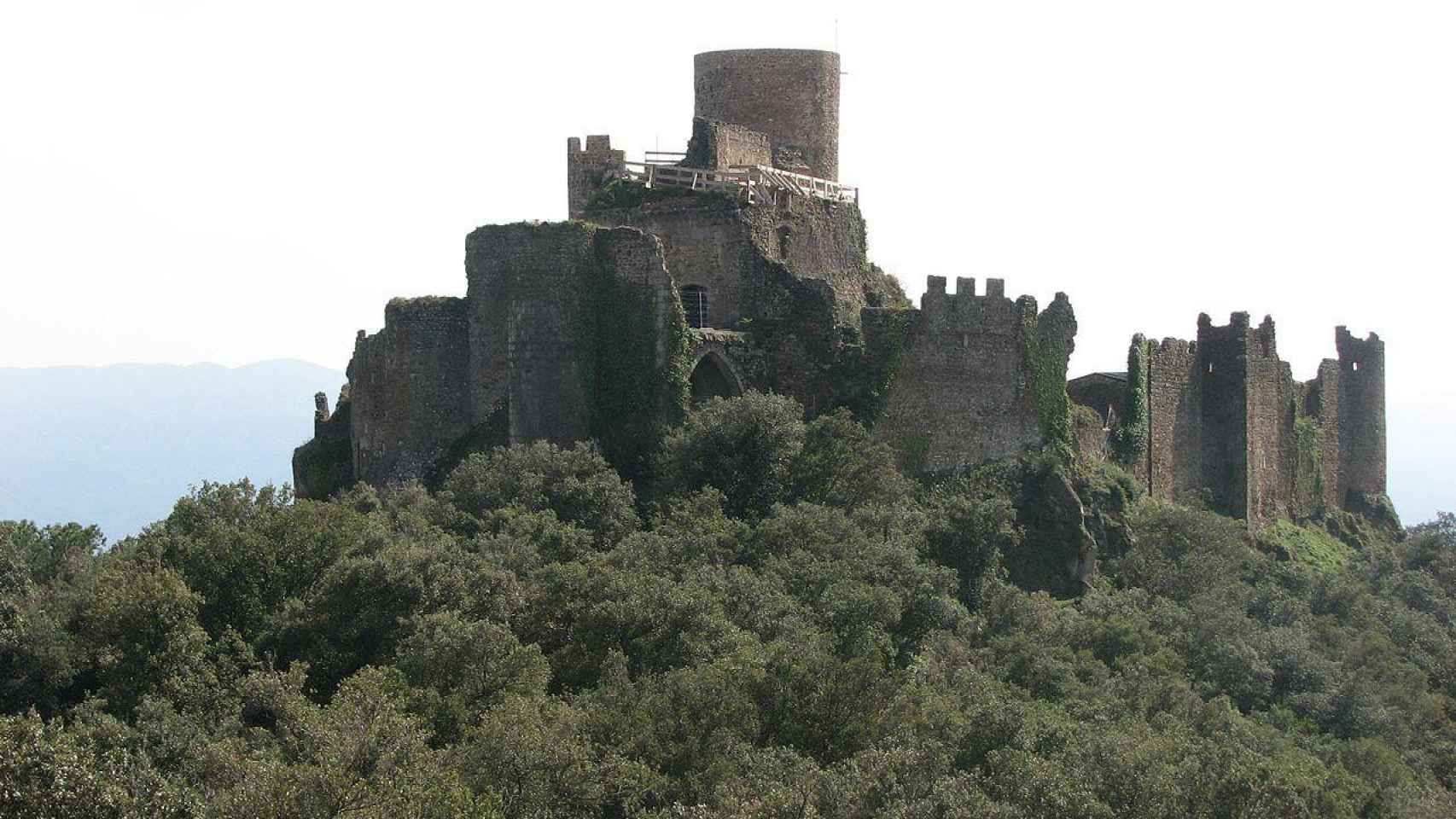 Castillo de Montsoriu, uno de los castillos medievales más importantes de Cataluña / JOAN 301009 CREATIVE COMMONS