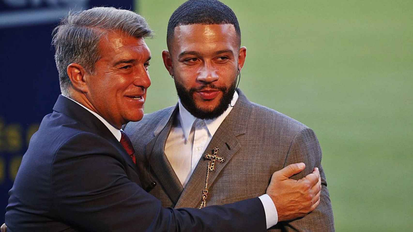 Joan Laporta presentó oficialmente a Memphis Depay