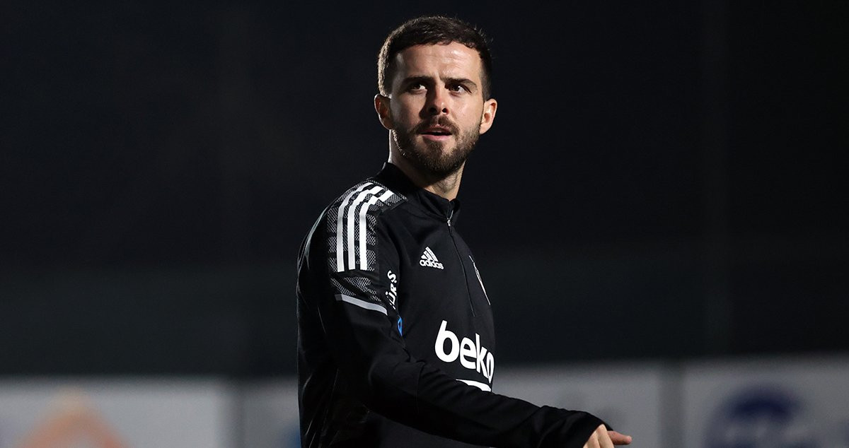 Miralem Pjanic, en un entrenamiento con el Besitkas / Besiktas