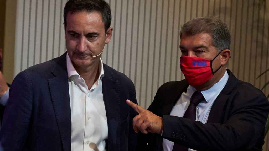 Ferran Reverter y Joan Laporta en la presentación de la Due Diligence / EFE