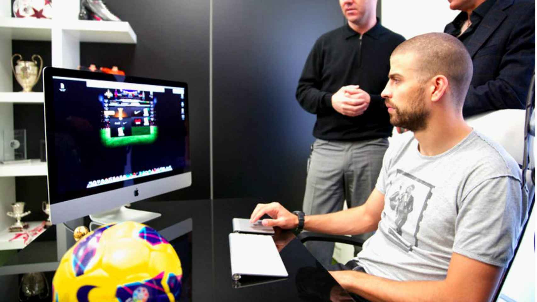 Gerard Piqué en una visita a Kerad Games / Twitter