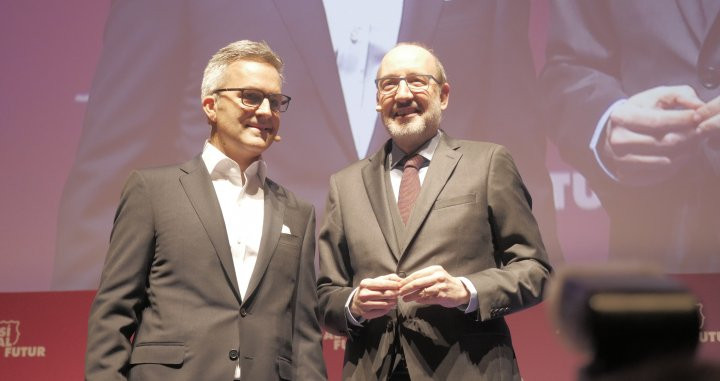 Víctor Font con Antoni Basses en su presentación como candidato a la presidencia del Barça / DIDAC ABRIL - SI AL FUTUR