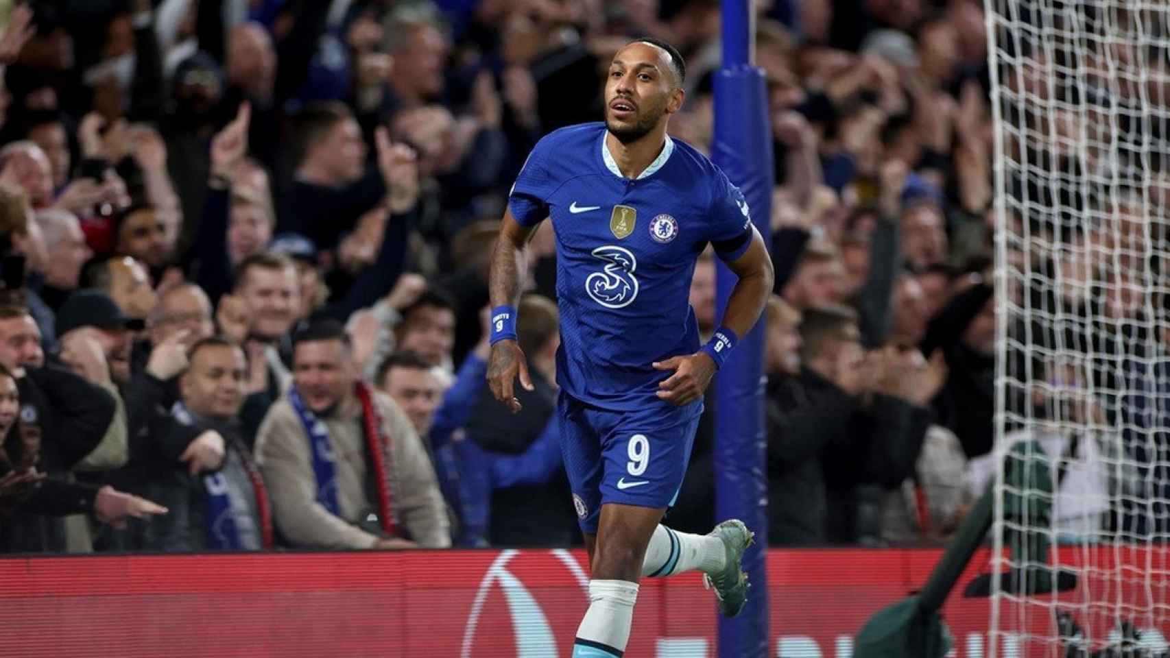 Aubameyang celebra uno de sus pocos goles con la camiseta del Chelsea / EFE