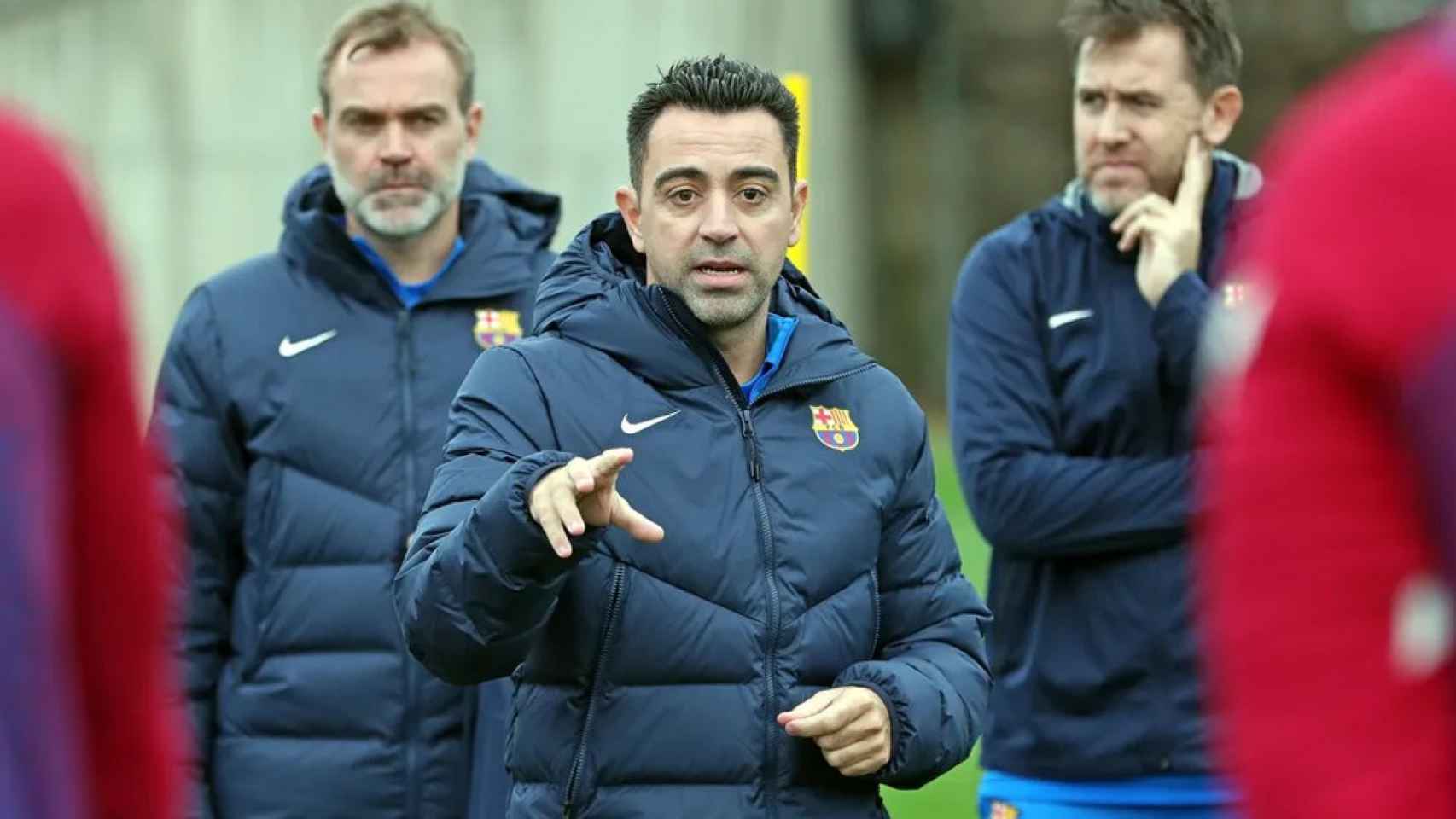 Xavi Hernández, dando indicaciones en un entrenamiento del Barça en la final ante el Benfica / FCB