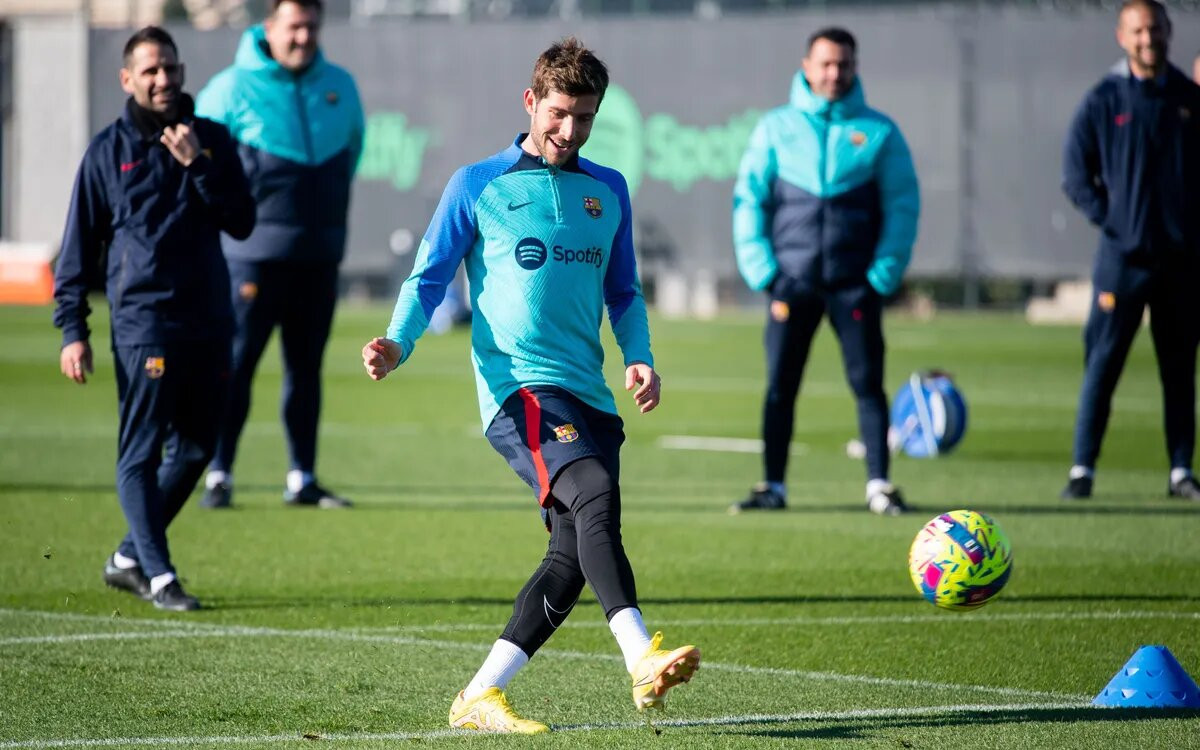 Sergi Roberto, en el entrenamiento de este lunes /  FCB