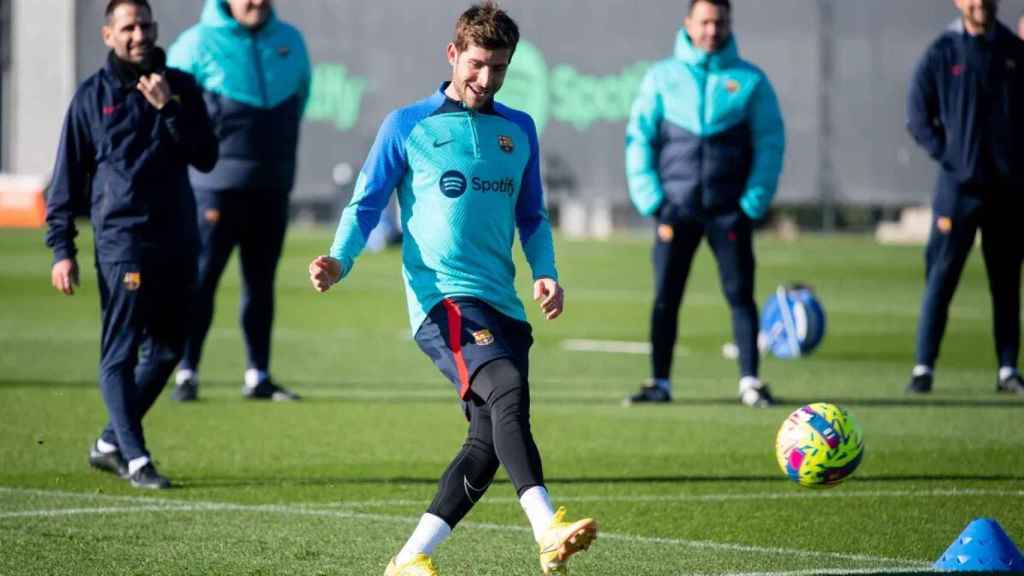 Sergi Roberto, en el entrenamiento de este lunes /  FCB