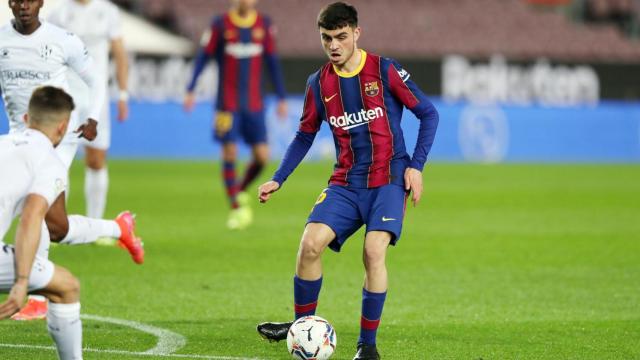 Pedri, en una acción contra el Huesca | FCB