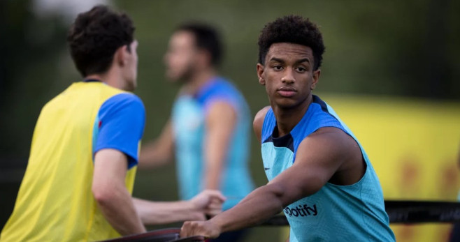 Alejandro Balde, en el primer entrenamiento del Barça en Nueva York / FCB