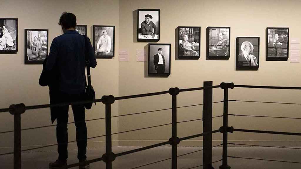 Galería de retratos en la exposición 'Alfonso' / YOLANDA CARDO