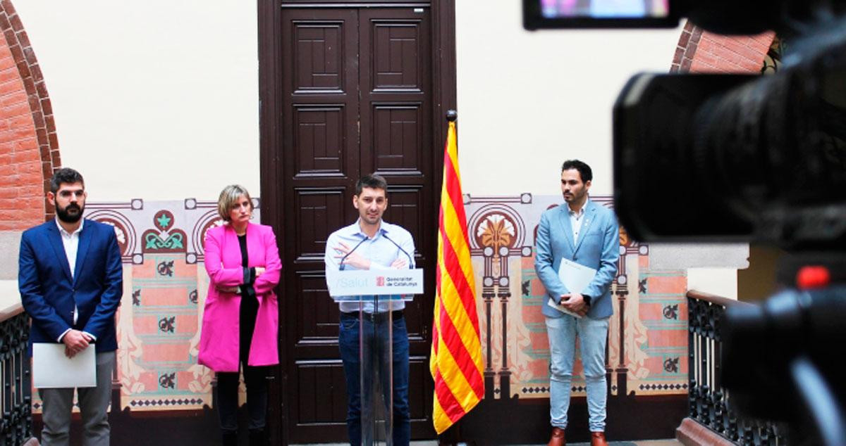 Oriol Mitjà (c), presentando el ensayo científico con la consejera catalana de Salud, Alba Vergés (2i), el 16 de marzo / FLS