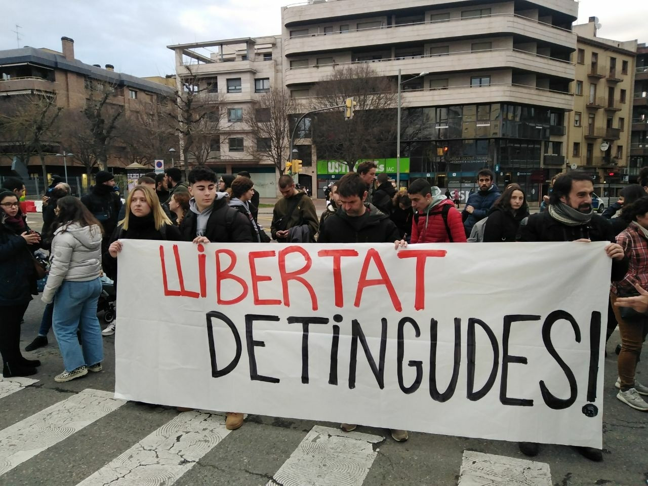 Militantes de la CUP y Arran piden la libertad de los seis detenidos este miércoles / EUROPA PRESS