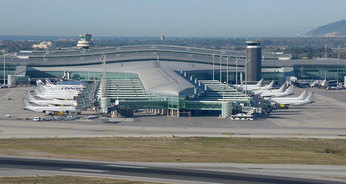 Aeropuerto Josep Tarradellas Barcelona-El Prat, uno de los afectados por la entrada de un cohete chino sin control en la Tierra / RAUL URBINA - AENA