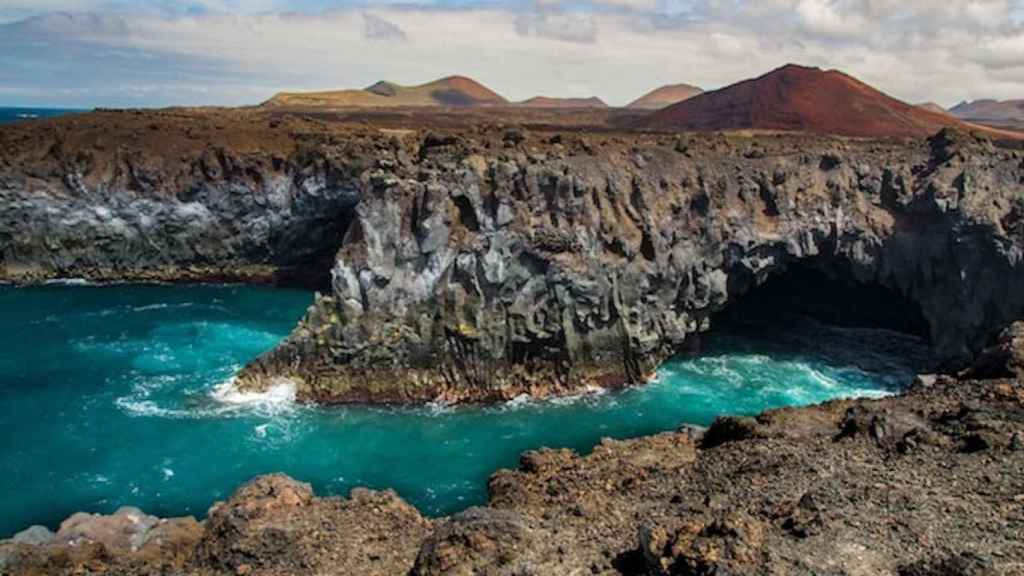 Los Hervideros, en Lanzarote, es una de las atracciones naturales más populares de las Islas Canarias / CEDIDA