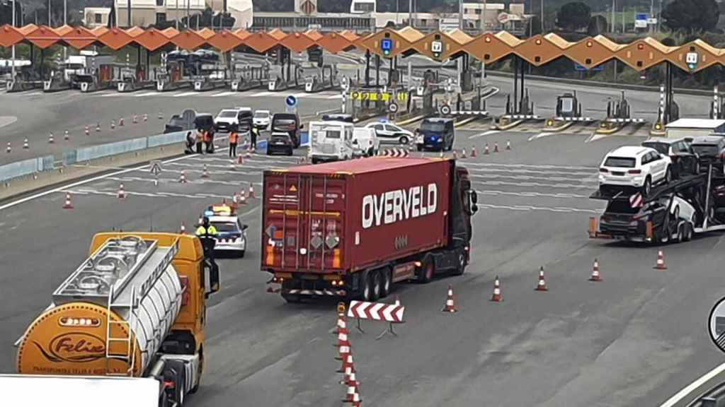 Paso fronterizo de La Jonquera, donde ha sido detenidos los presuntos autores de un delito contra la salud pública / EP